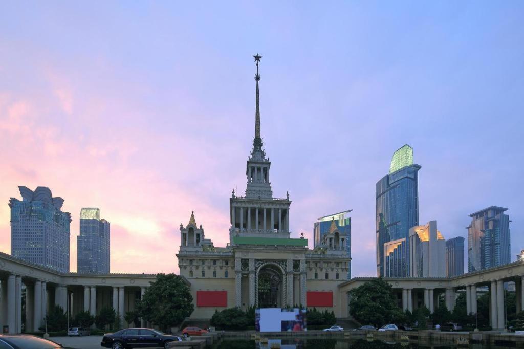 Hotel Hanting Premium East Nanjing Road 3*