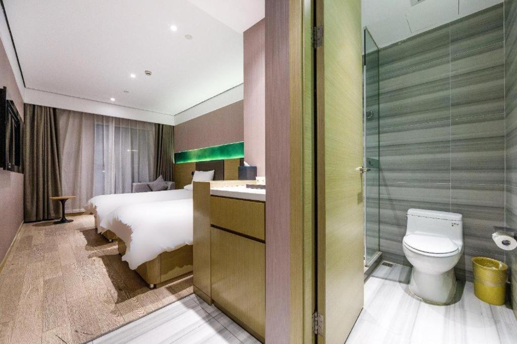 Hanting Premium East Nanjing Road 3*